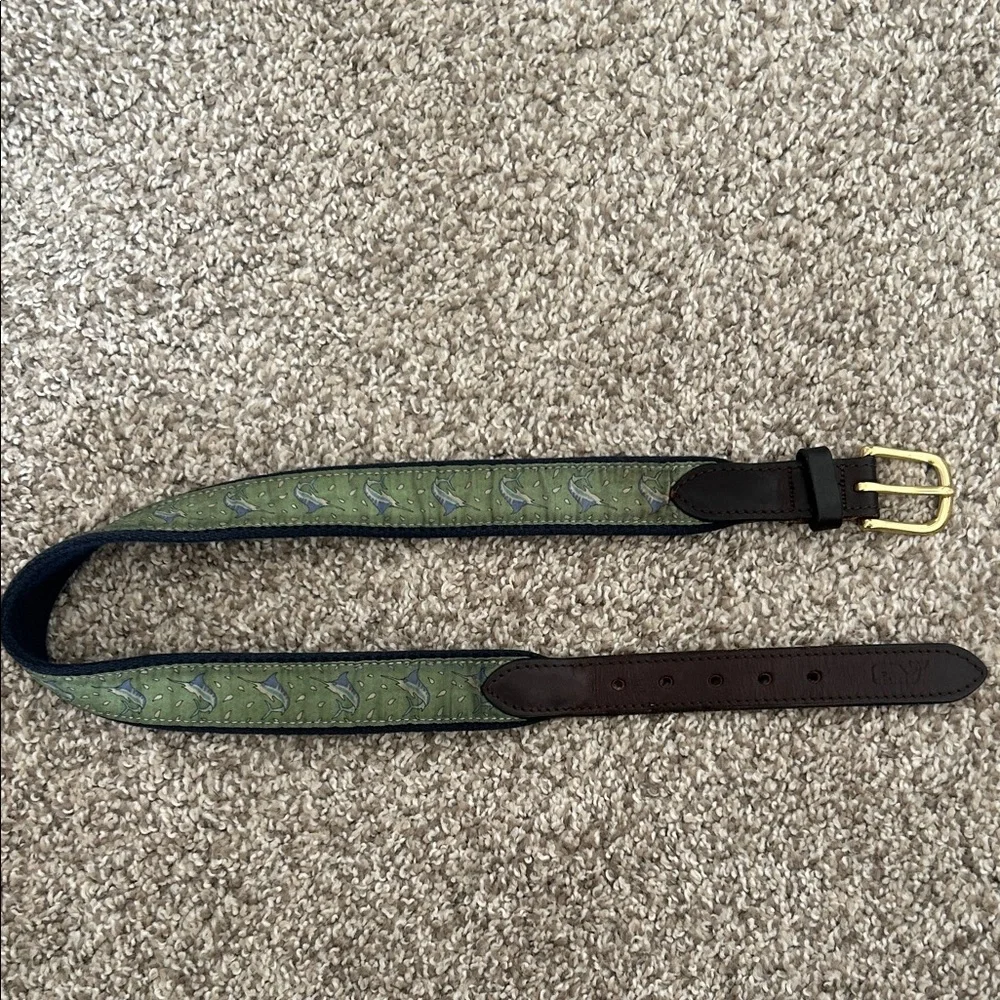 Vineyard Vines by Shep and Ian kid’s green swordfish preppy golf size 26 belt